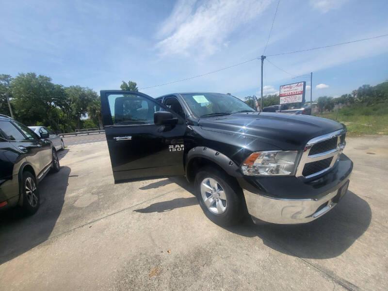 RAM 1500 SLT Quad Cab 4WD 2017
