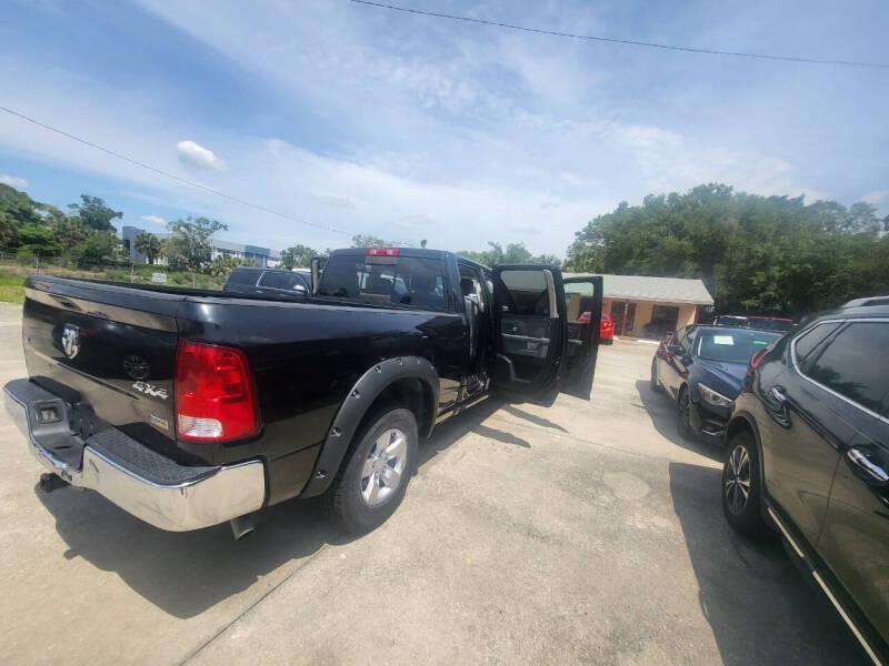 RAM 1500 SLT Quad Cab 4WD 2017
