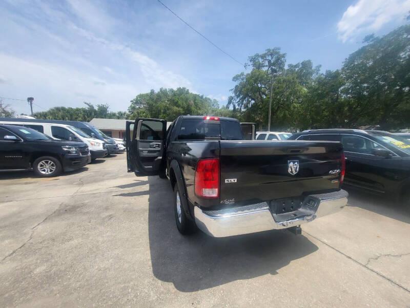 RAM 1500 SLT Quad Cab 4WD 2017