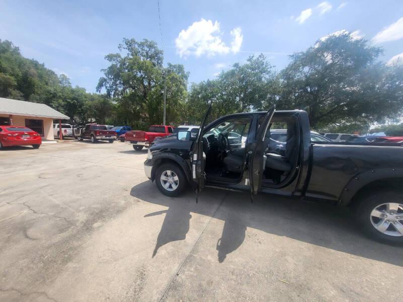 RAM 1500 SLT Quad Cab 4WD 2017