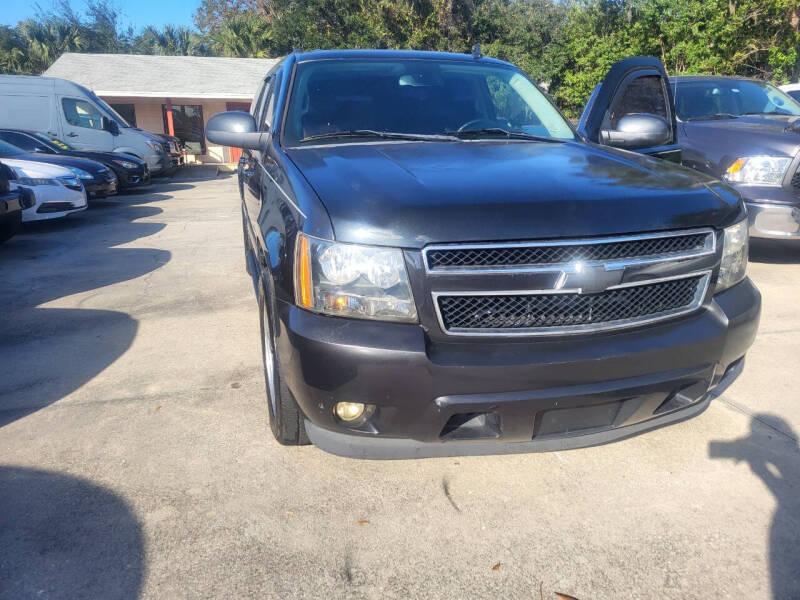 Chevrolet Suburban LT 1500 2WD 2012