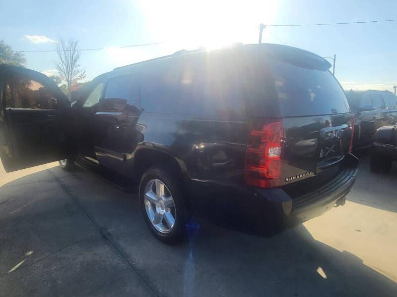 Chevrolet Suburban LT 1500 2WD 2012