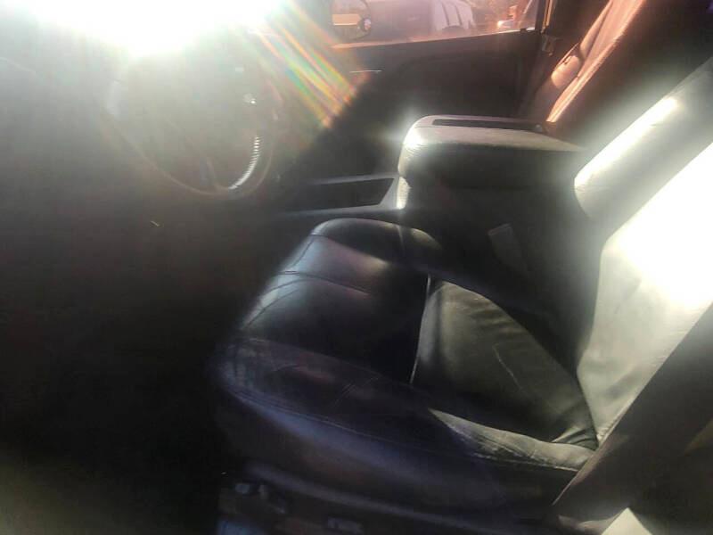 Chevrolet Suburban LT 1500 2WD 2012