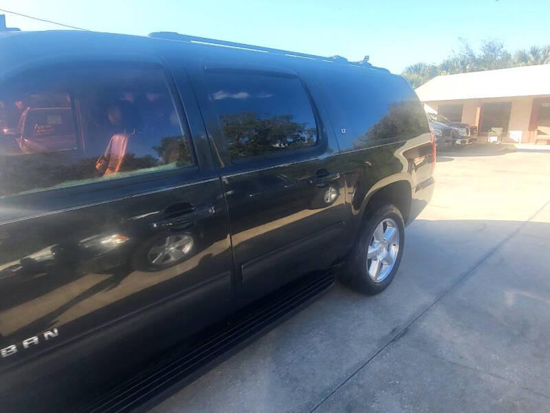 Chevrolet Suburban LT 1500 2WD 2012