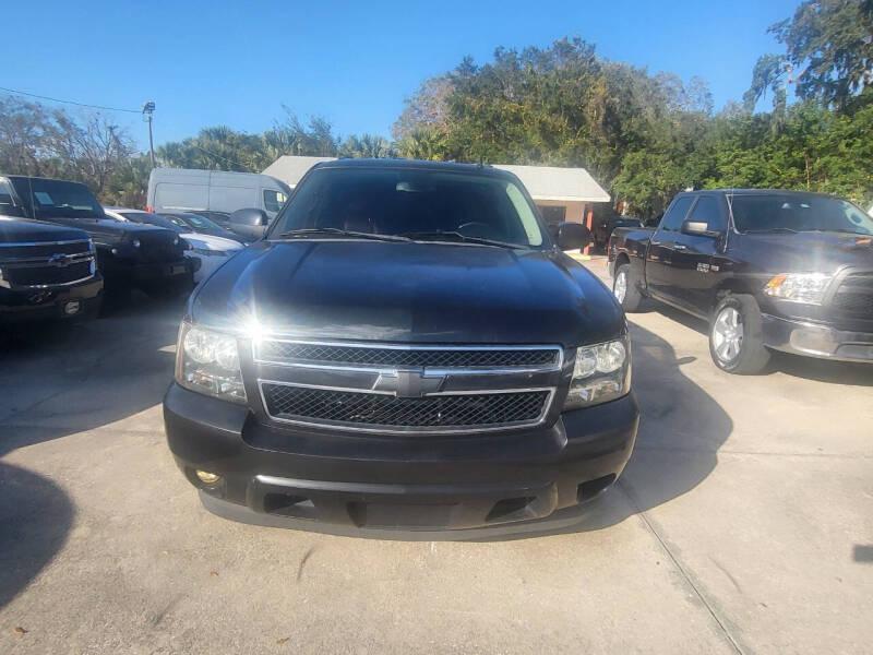Chevrolet Suburban LT 1500 2WD 2012