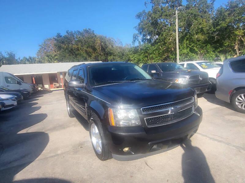 Chevrolet Suburban LT 1500 2WD 2012
