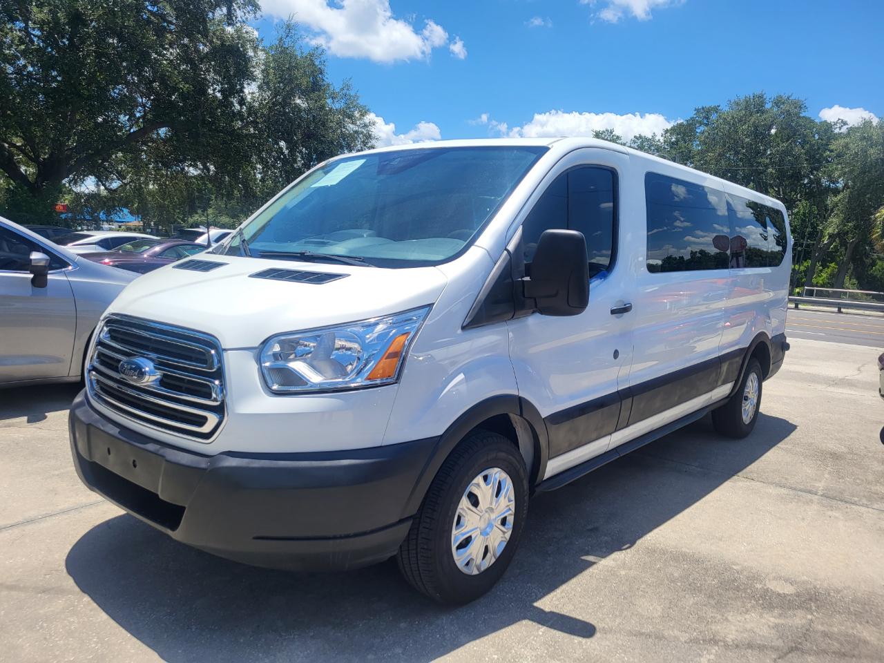 2016 Ford Transit 350 Wagon Low Roof XL 60/40 Pass. 148-in. WB