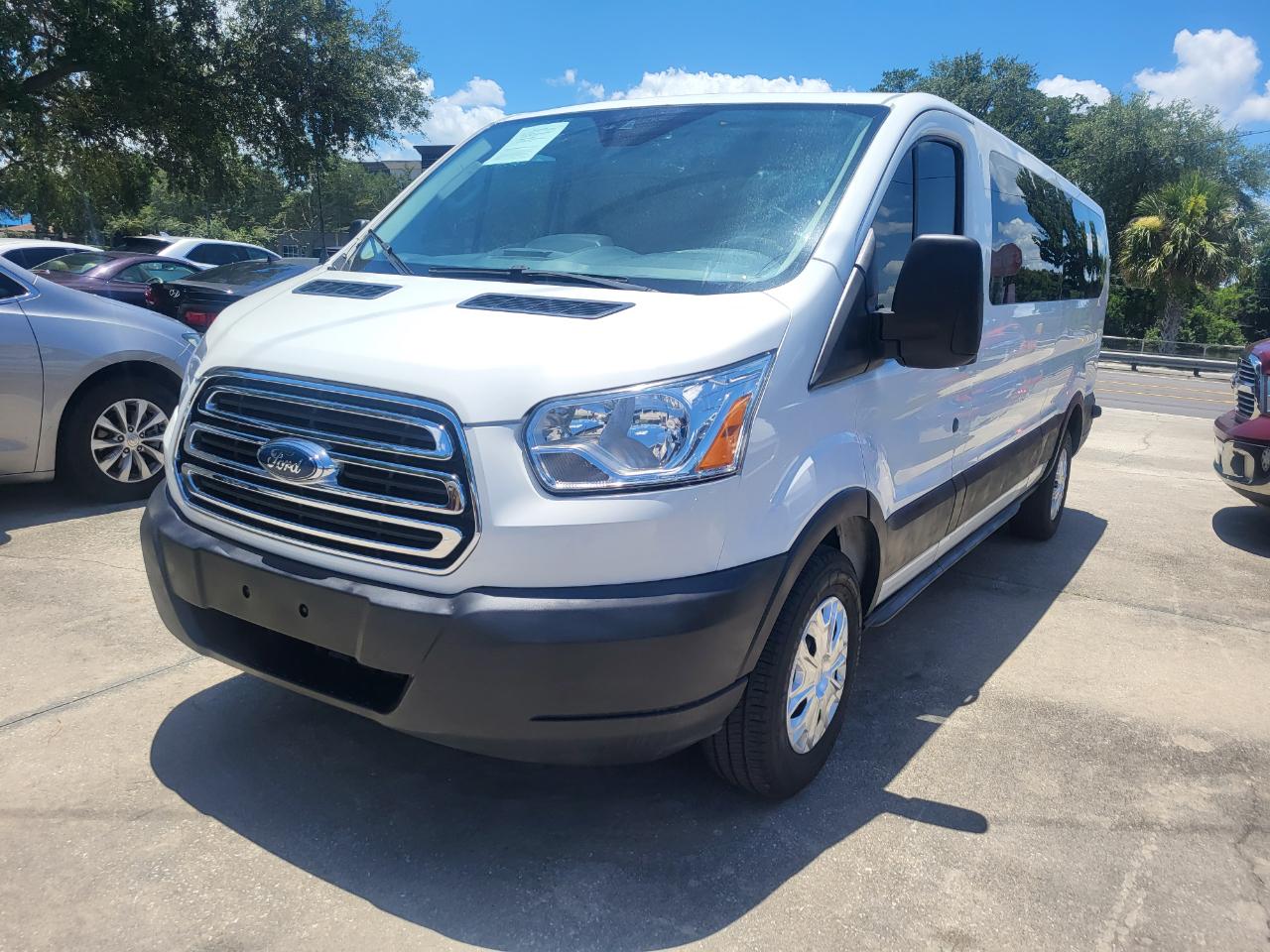 Ford Transit 350 Wagon Low Roof XL 60/40 Pass. 148-in. WB 2016