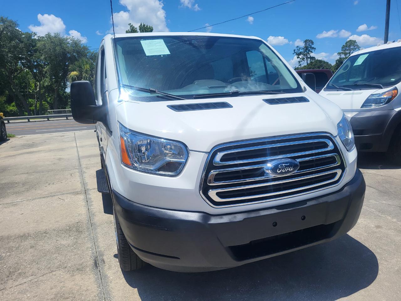 Ford Transit 350 Wagon Low Roof XL 60/40 Pass. 148-in. WB 2016
