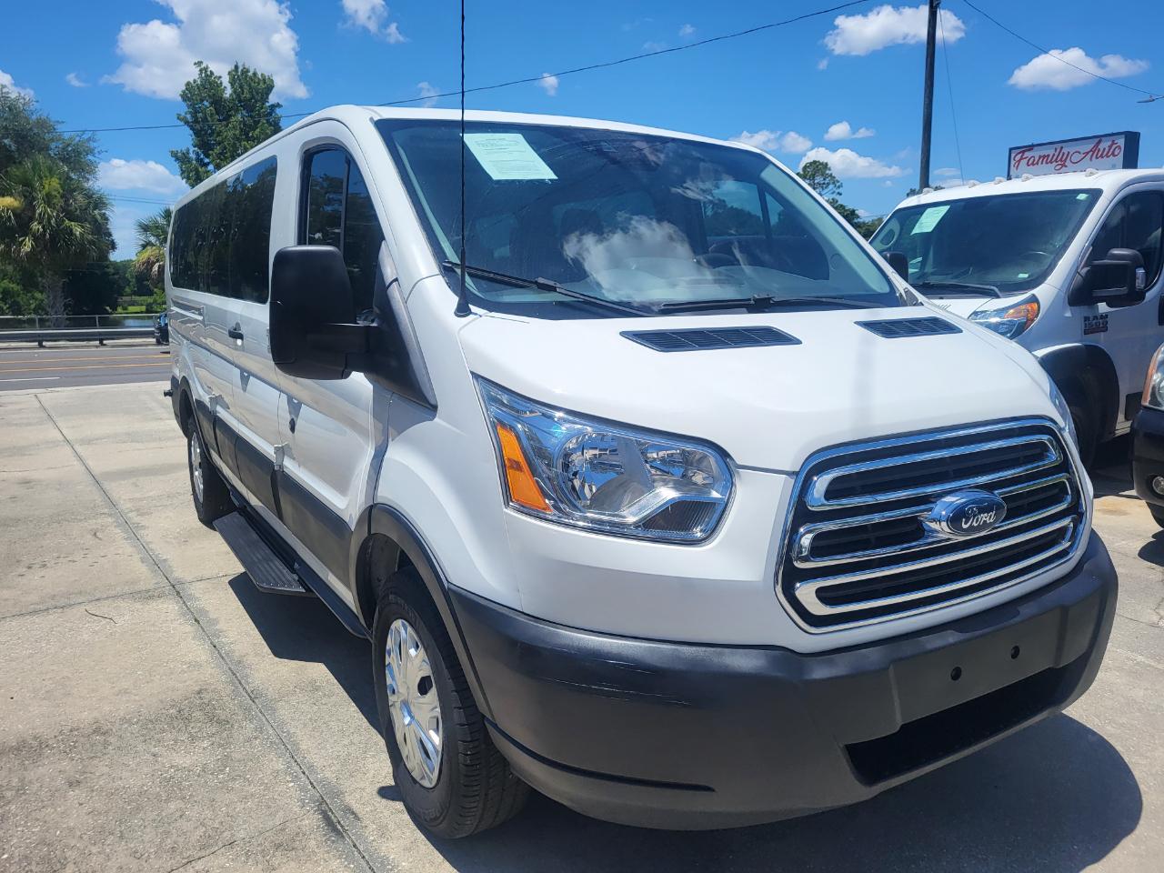 Ford Transit 350 Wagon Low Roof XL 60/40 Pass. 148-in. WB 2016