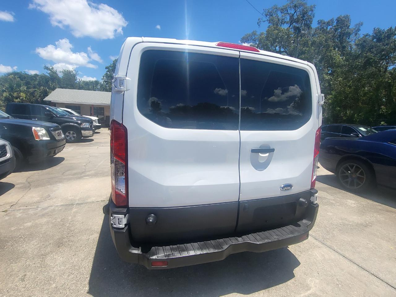 Ford Transit 350 Wagon Low Roof XL 60/40 Pass. 148-in. WB 2016