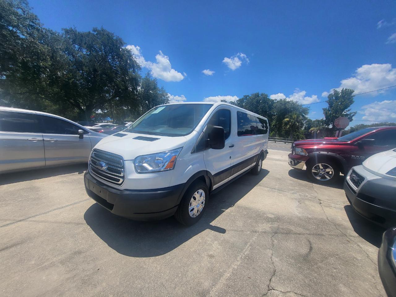 Ford Transit 350 Wagon Low Roof XL 60/40 Pass. 148-in. WB 2016