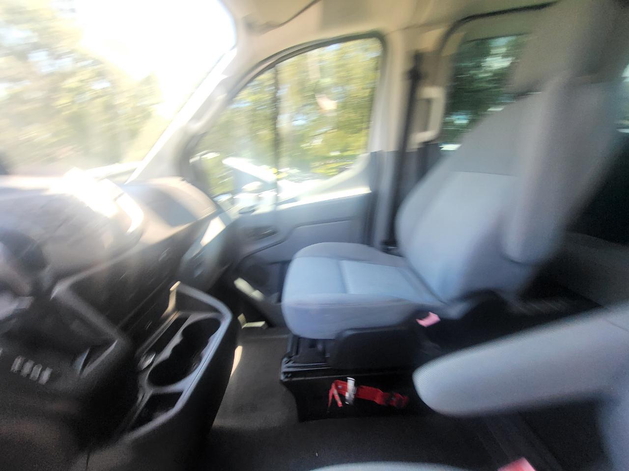 Ford Transit 350 Wagon Low Roof XL 60/40 Pass. 148-in. WB 2016