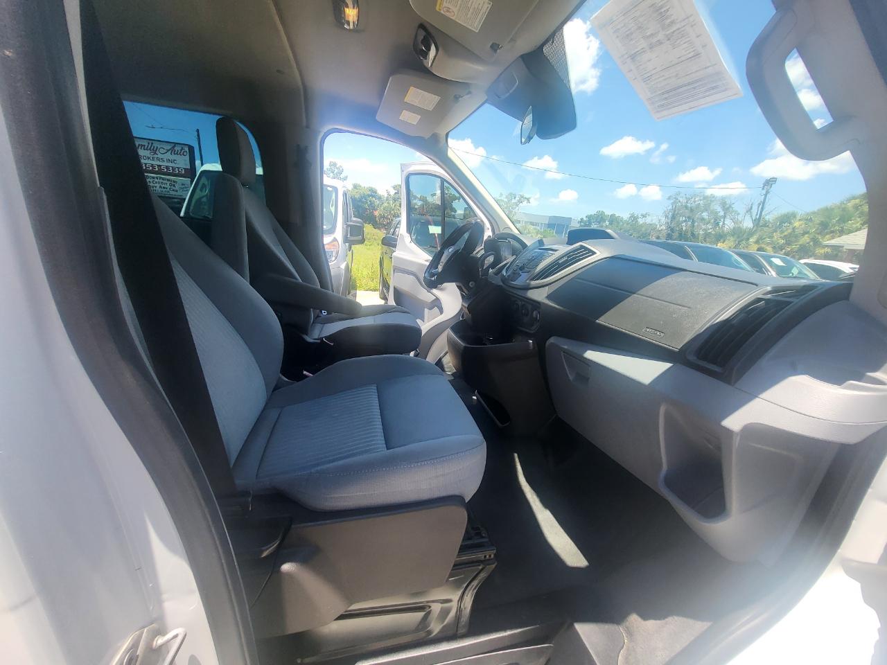Ford Transit 350 Wagon Low Roof XL 60/40 Pass. 148-in. WB 2016