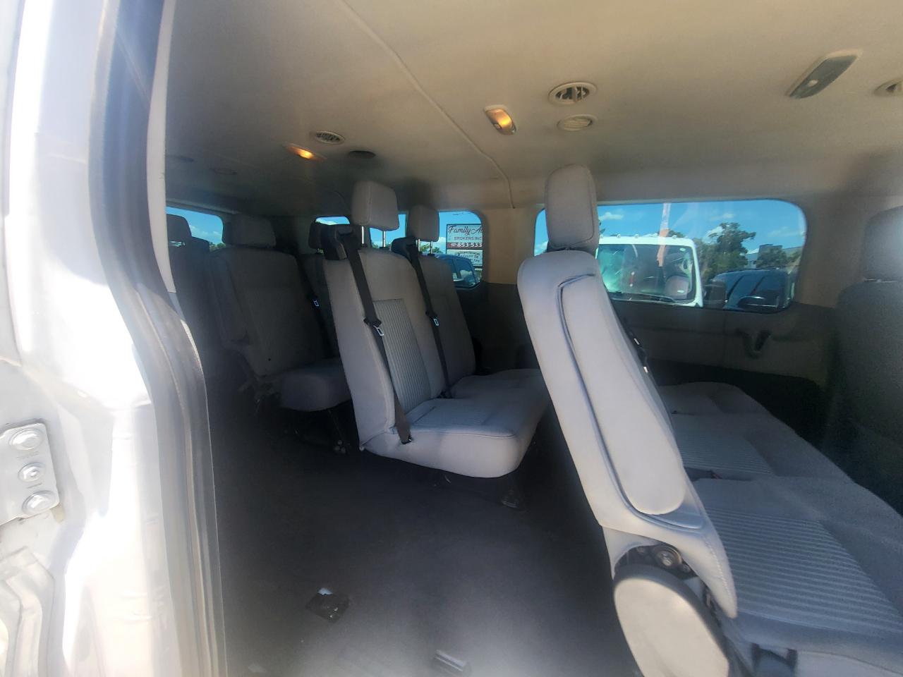 Ford Transit 350 Wagon Low Roof XL 60/40 Pass. 148-in. WB 2016