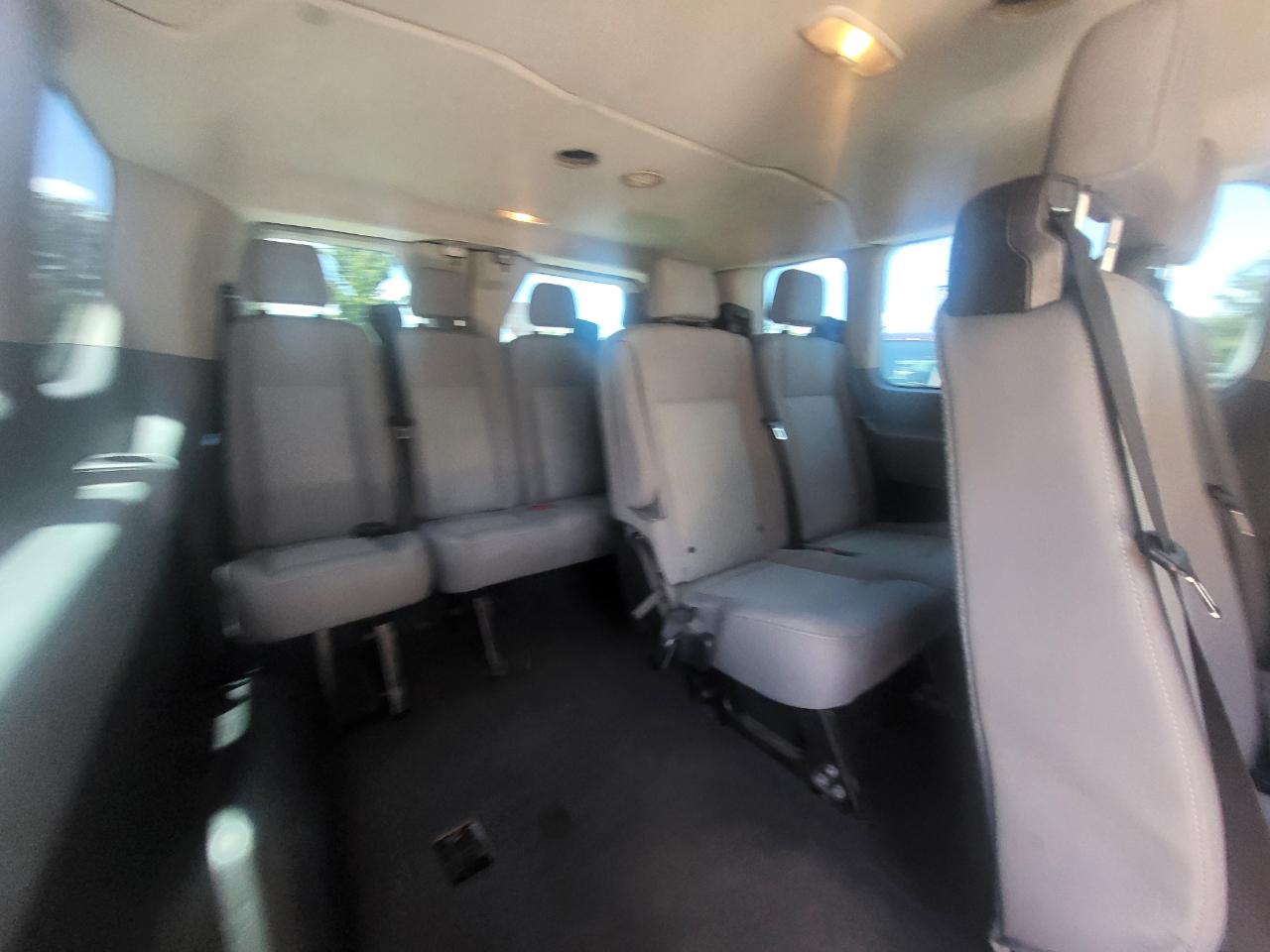 Ford Transit 350 Wagon Low Roof XL 60/40 Pass. 148-in. WB 2016
