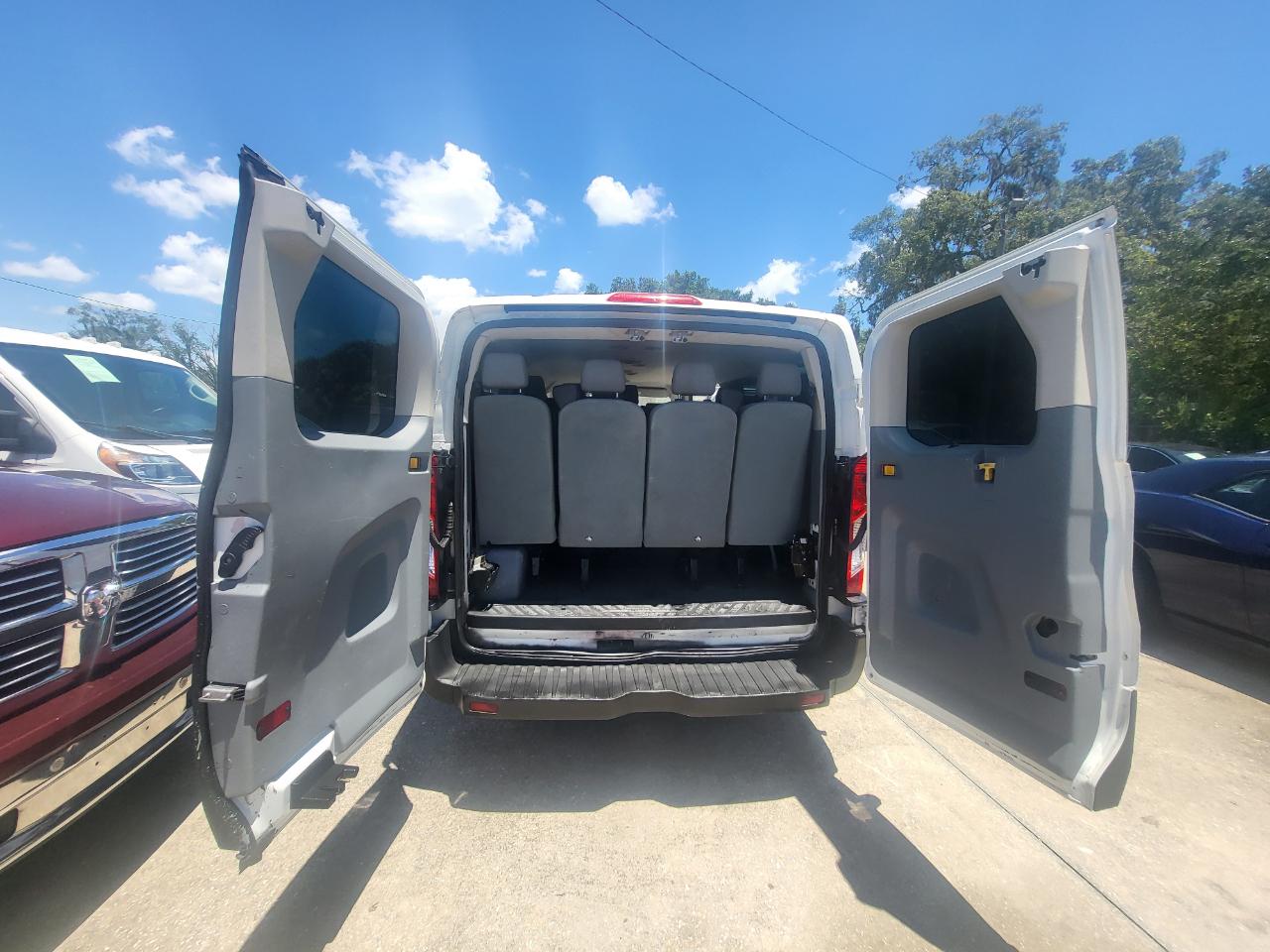Ford Transit 350 Wagon Low Roof XL 60/40 Pass. 148-in. WB 2016