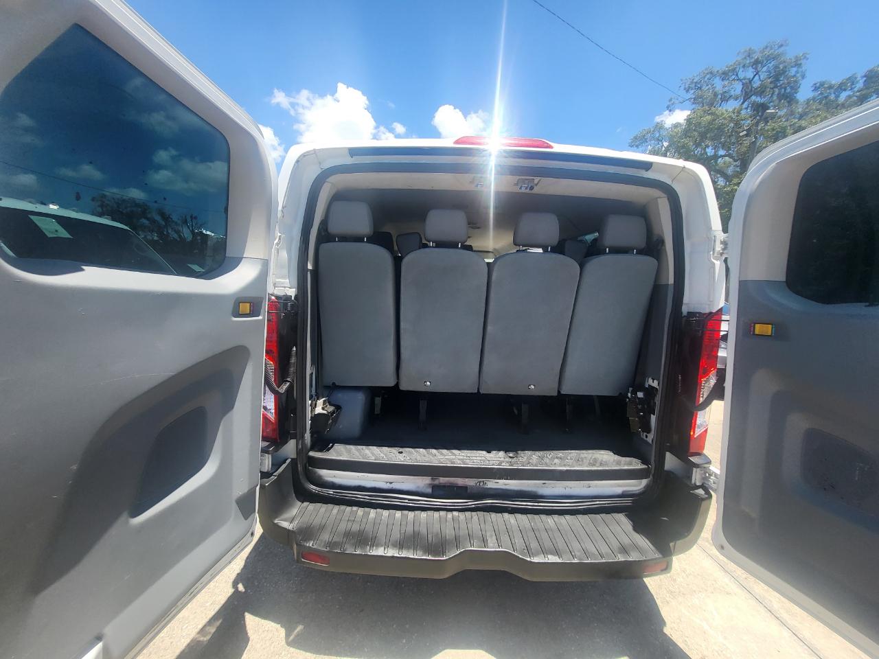 Ford Transit 350 Wagon Low Roof XL 60/40 Pass. 148-in. WB 2016