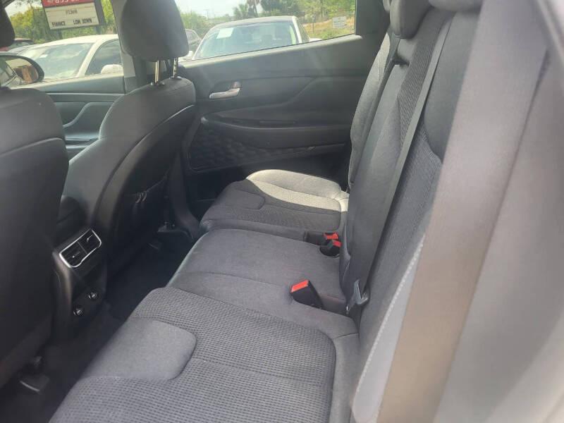 Hyundai Santa Fe SEL 2021