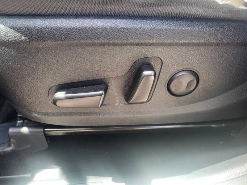 Hyundai Santa Fe SEL 2021