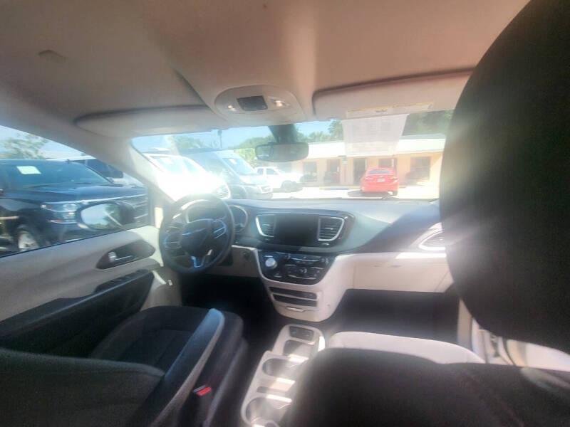 Chrysler Pacifica Touring 2017
