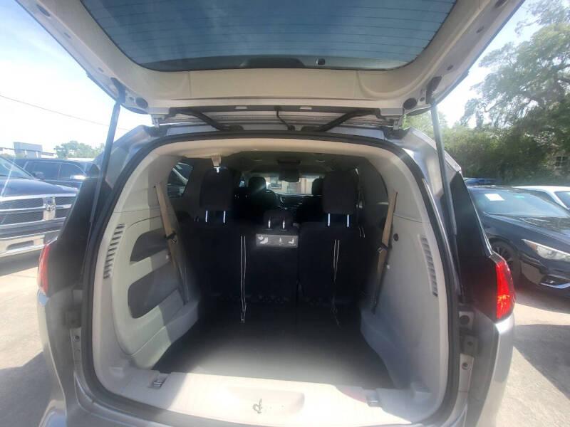 Chrysler Pacifica Touring 2017