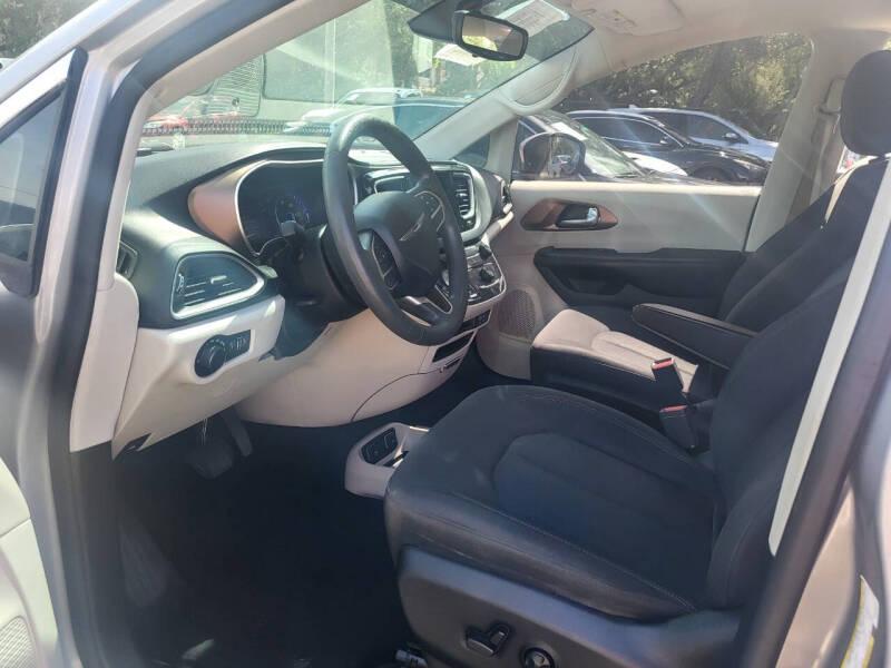 Chrysler Pacifica Touring 2017