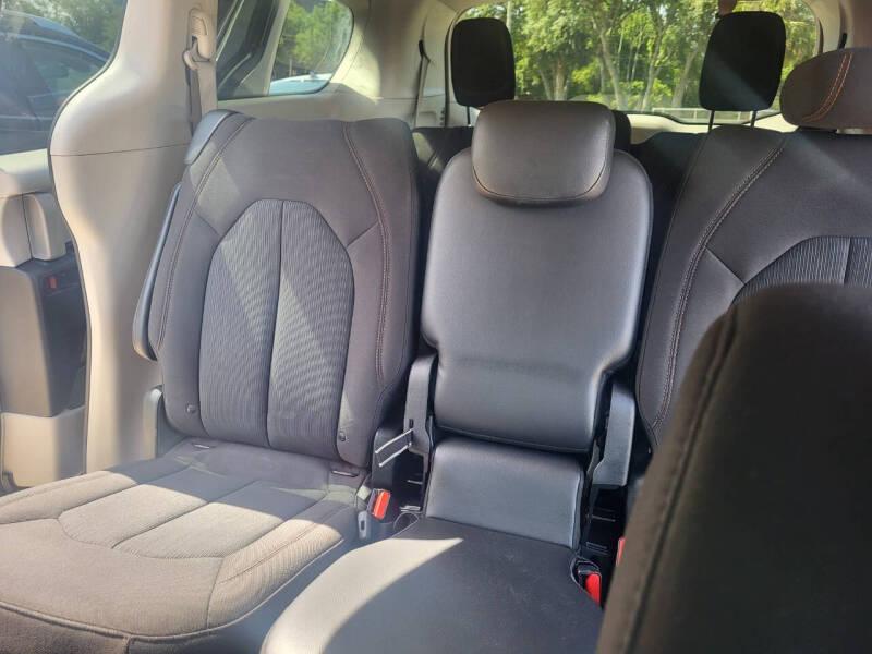 Chrysler Pacifica Touring 2017