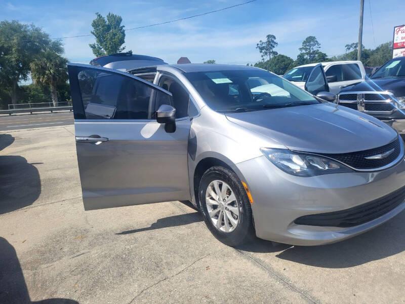 Chrysler Pacifica Touring 2017