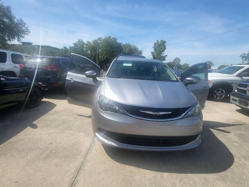 Chrysler Pacifica Touring 2017