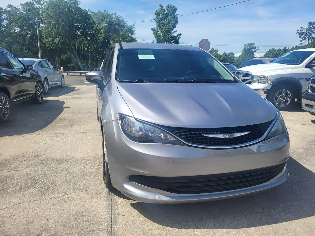 Chrysler Pacifica Touring 2017