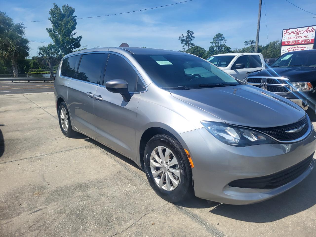 Chrysler Pacifica Touring 2017