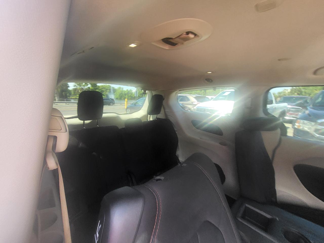 Chrysler Pacifica Touring 2017