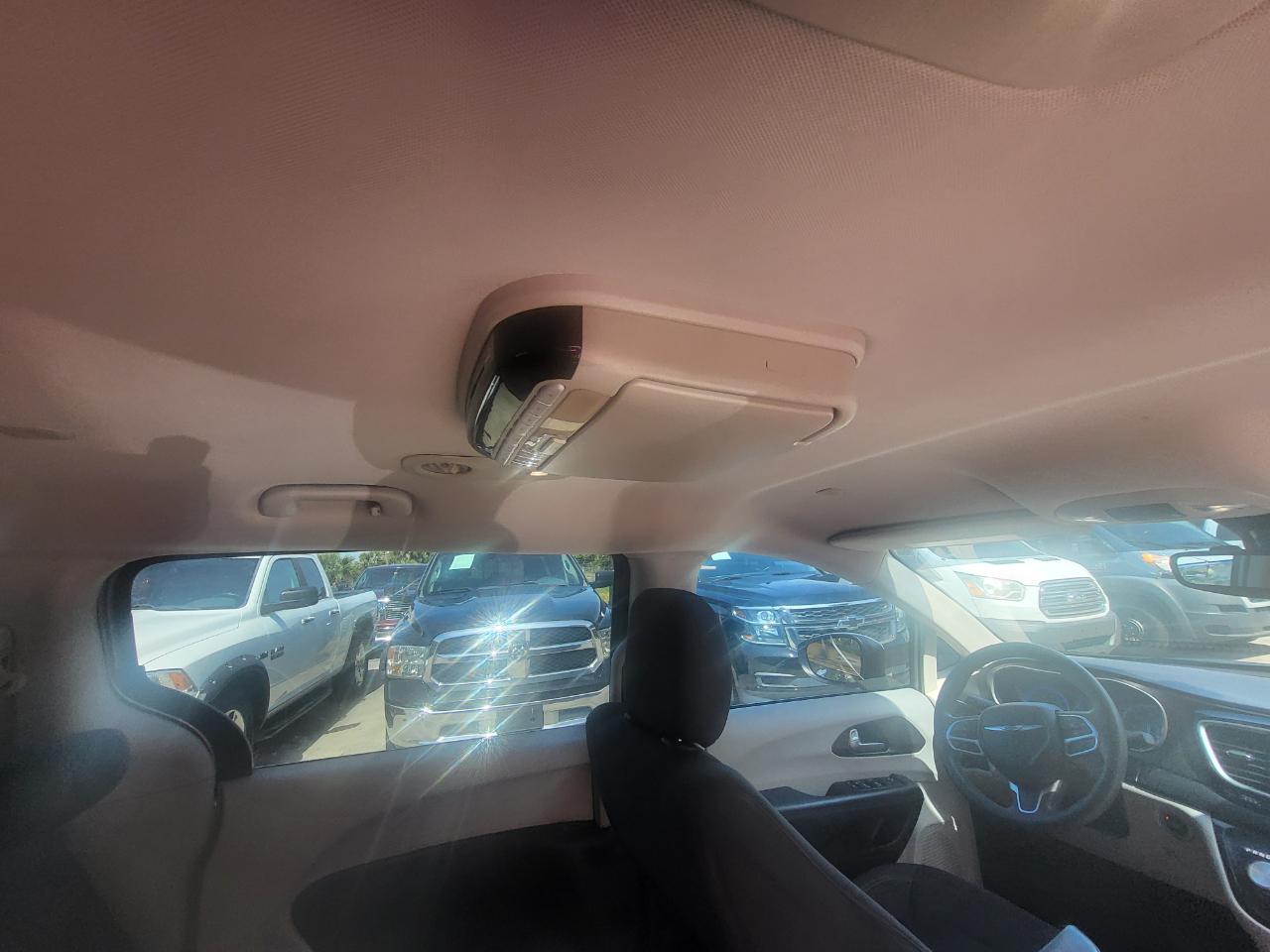Chrysler Pacifica Touring 2017
