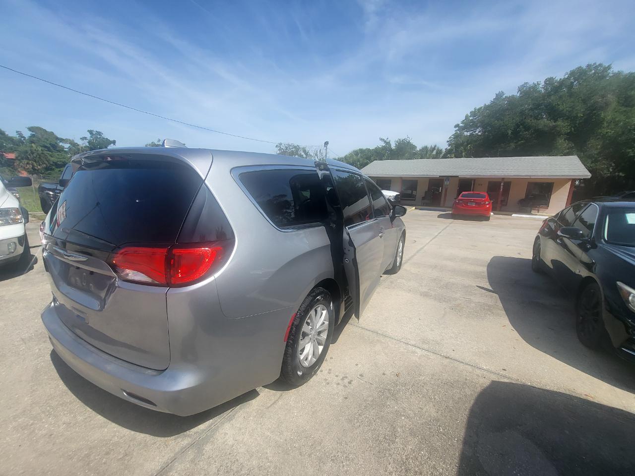 Chrysler Pacifica Touring 2017