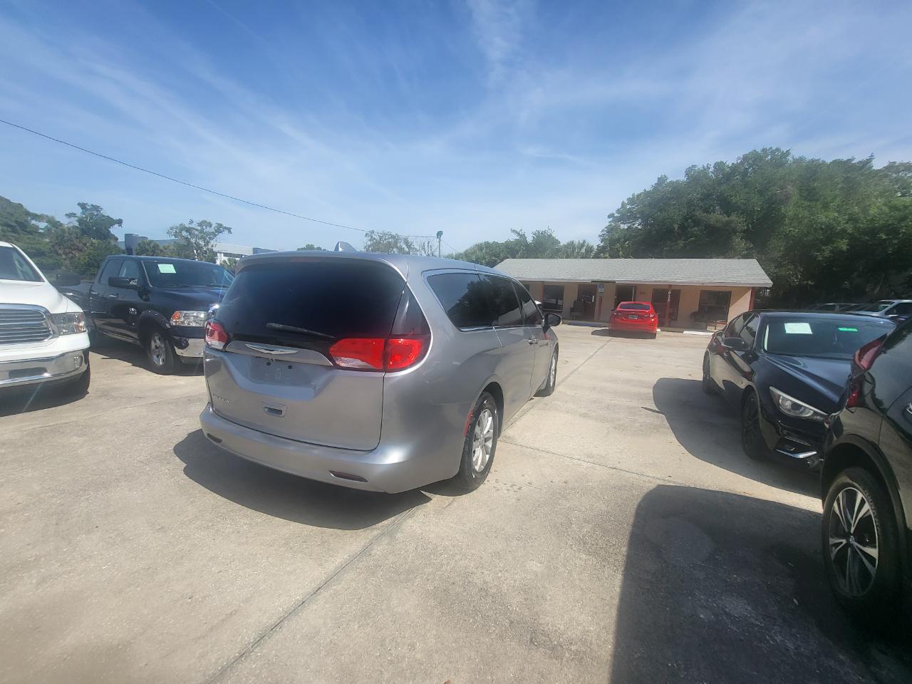 Chrysler Pacifica Touring 2017