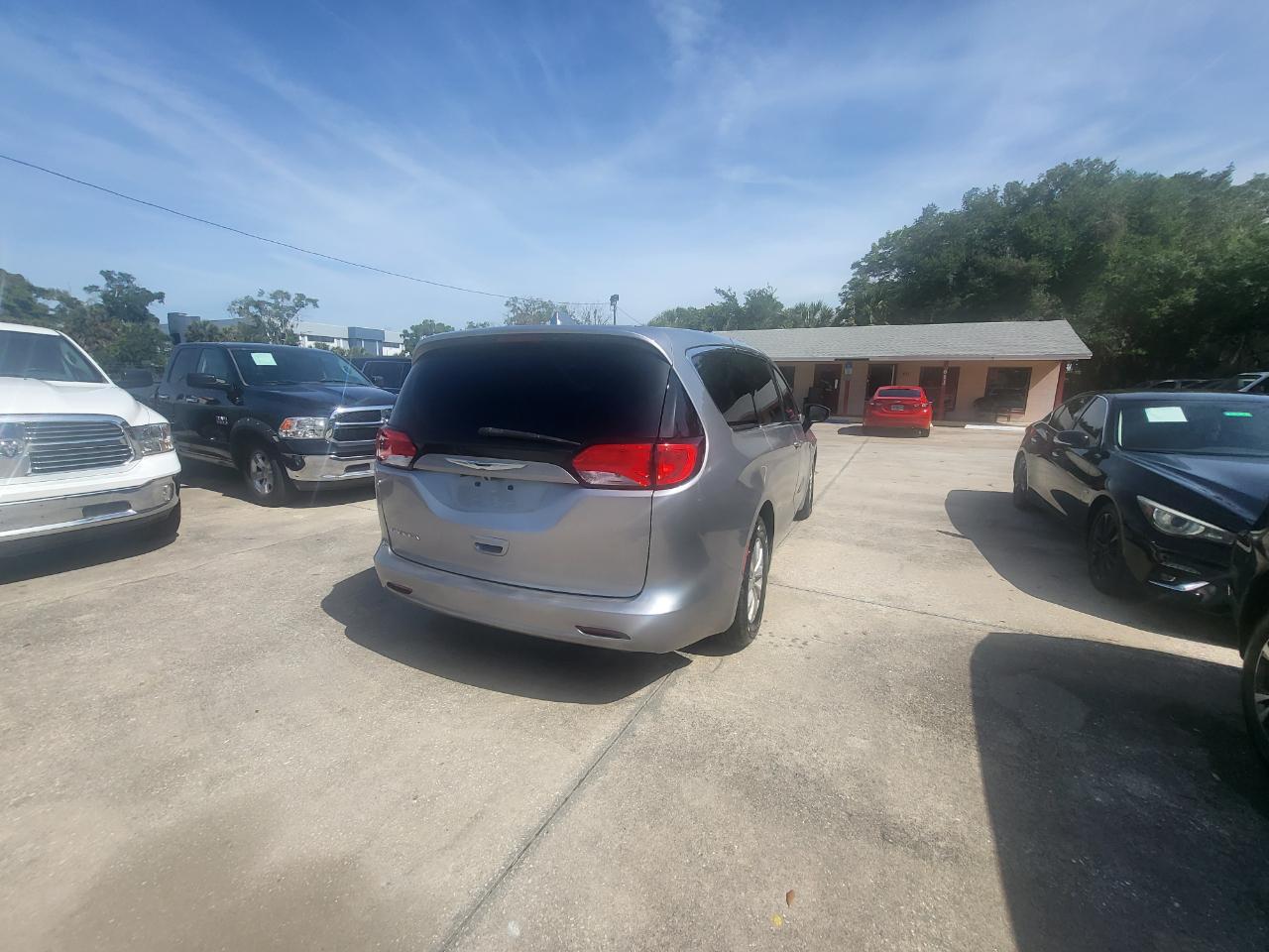 Chrysler Pacifica Touring 2017
