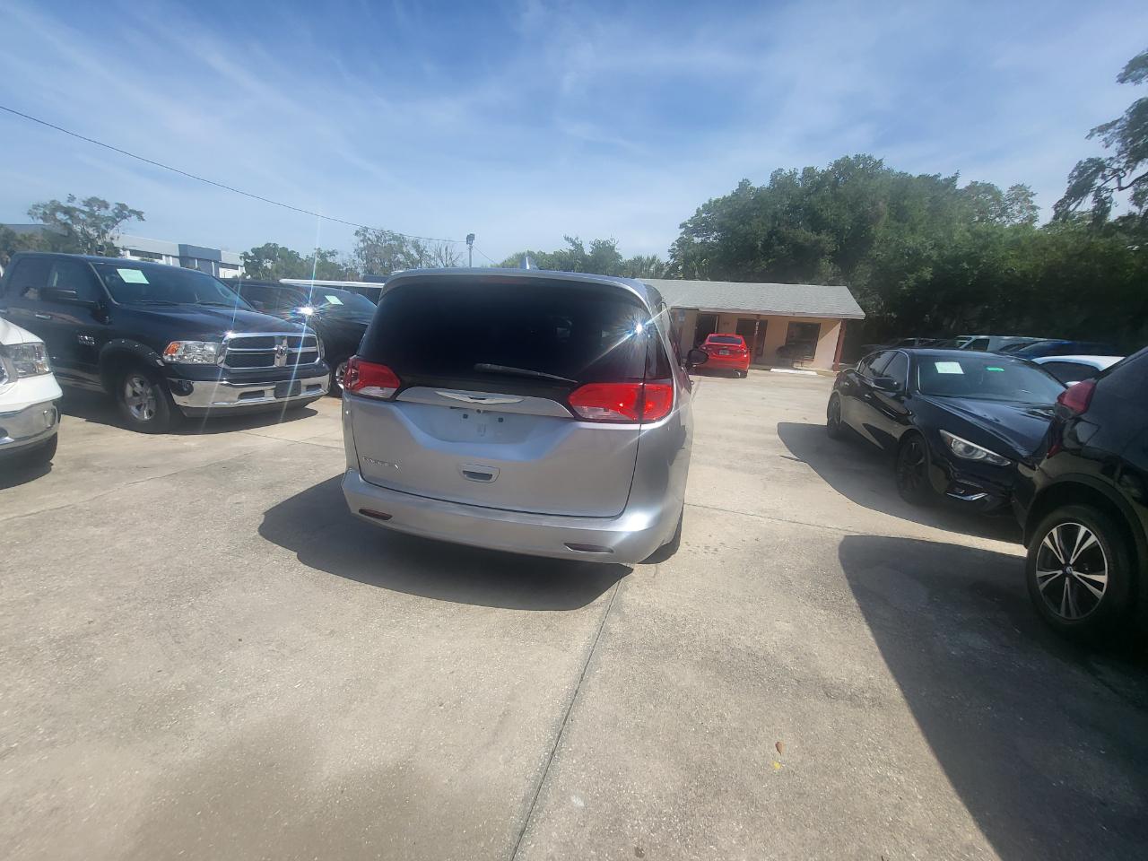 Chrysler Pacifica Touring 2017