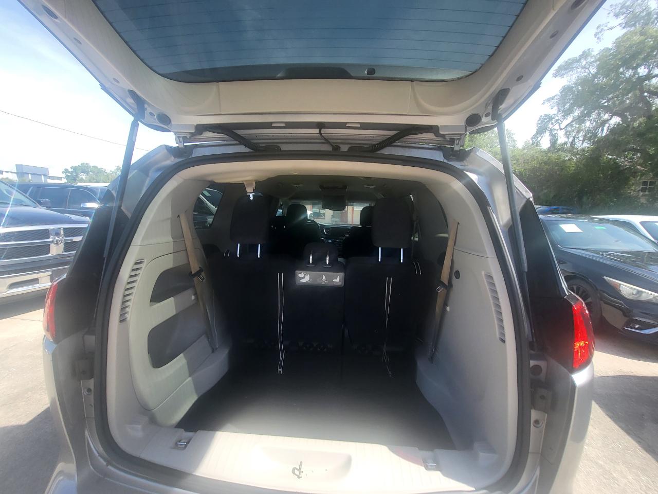 Chrysler Pacifica Touring 2017