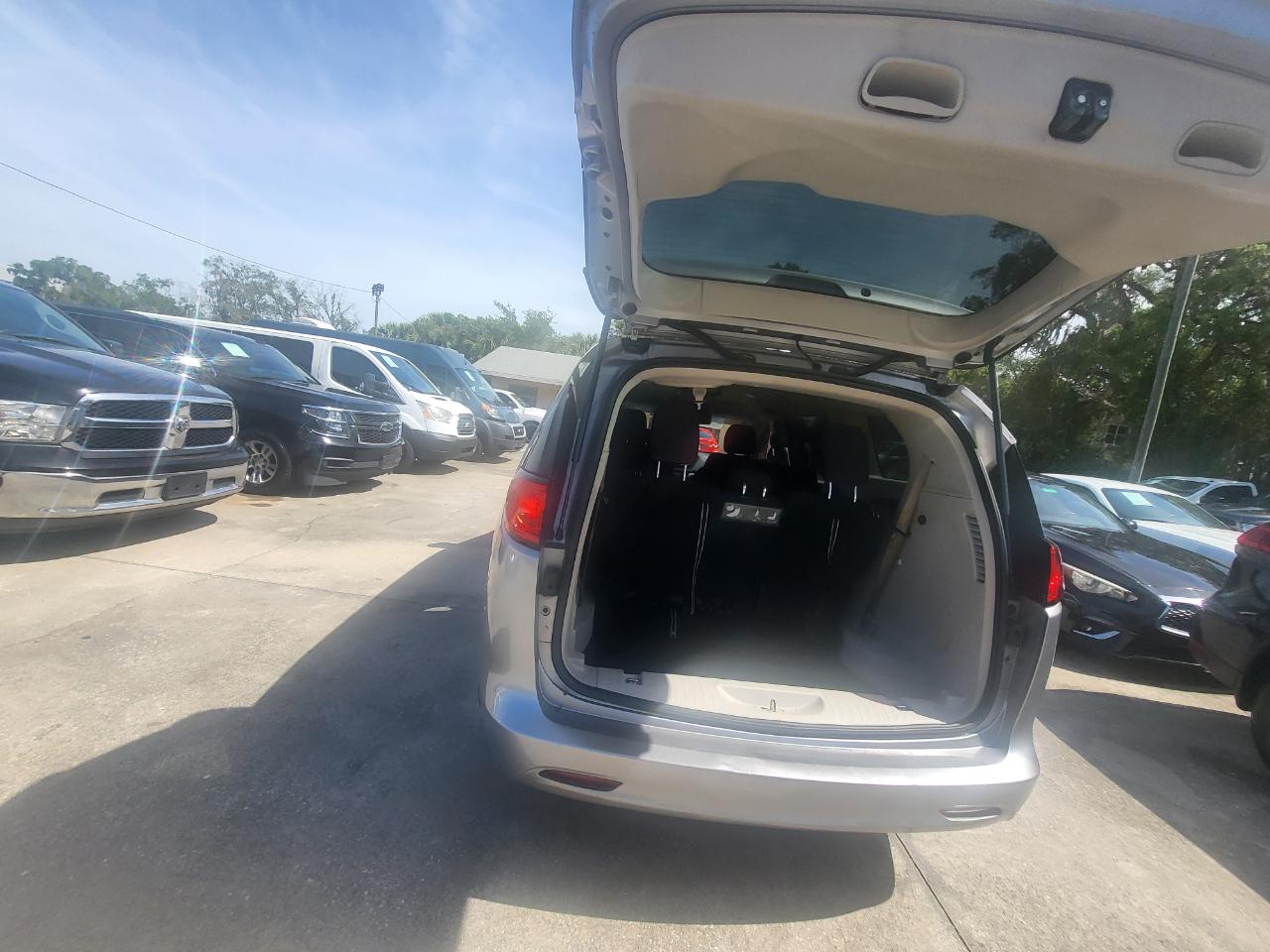 Chrysler Pacifica Touring 2017