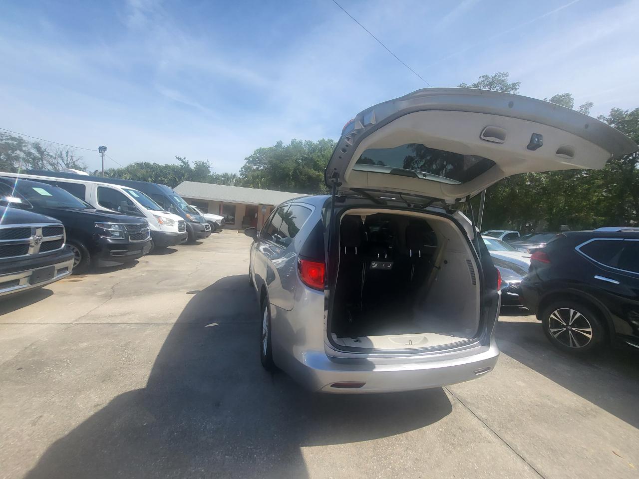 Chrysler Pacifica Touring 2017