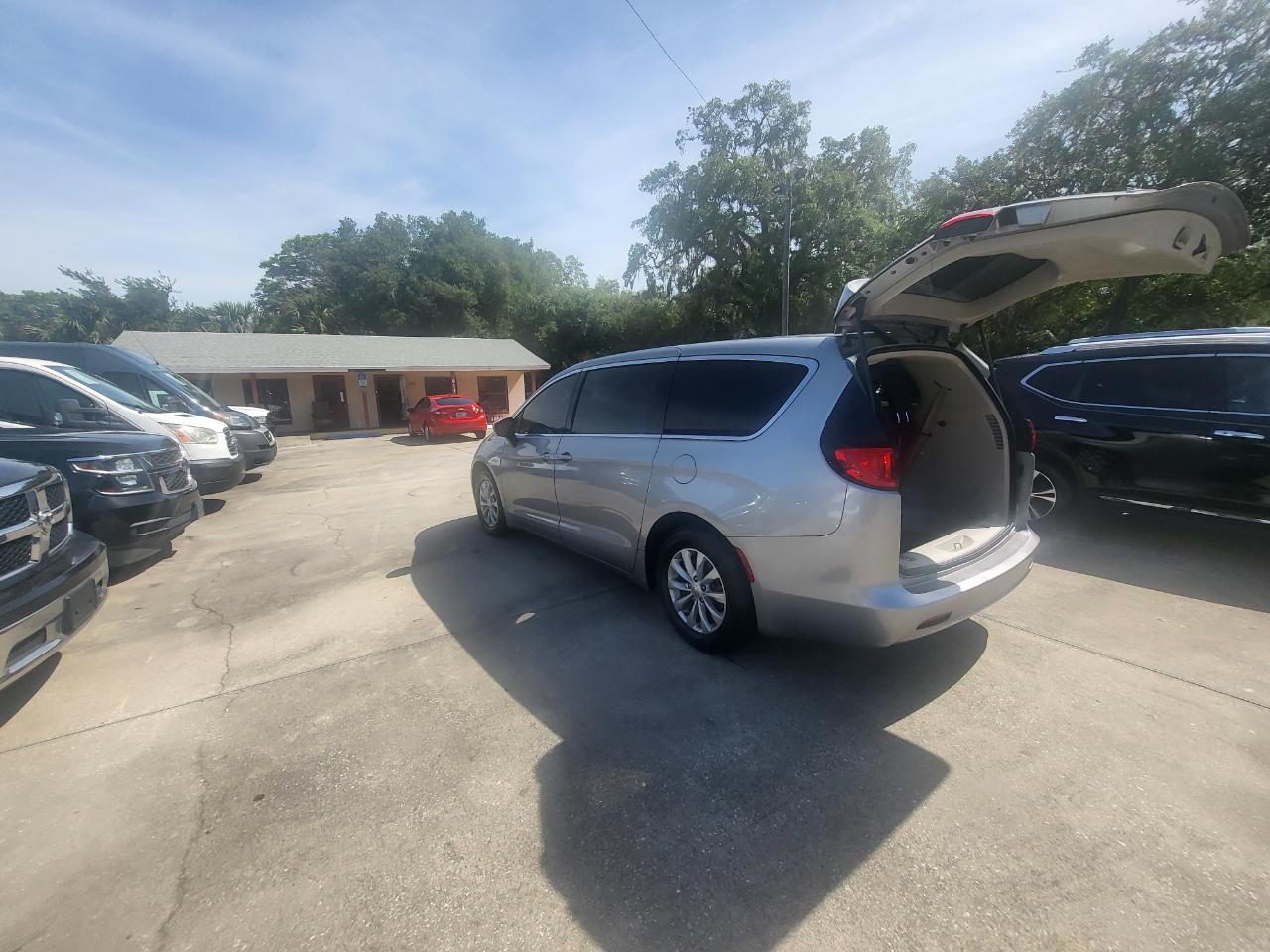 Chrysler Pacifica Touring 2017