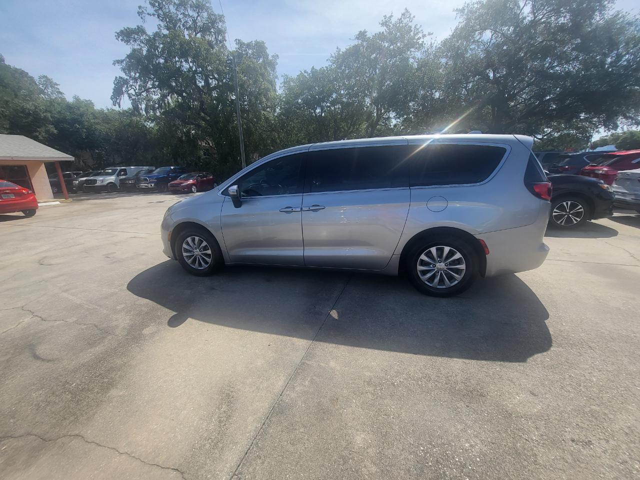 Chrysler Pacifica Touring 2017