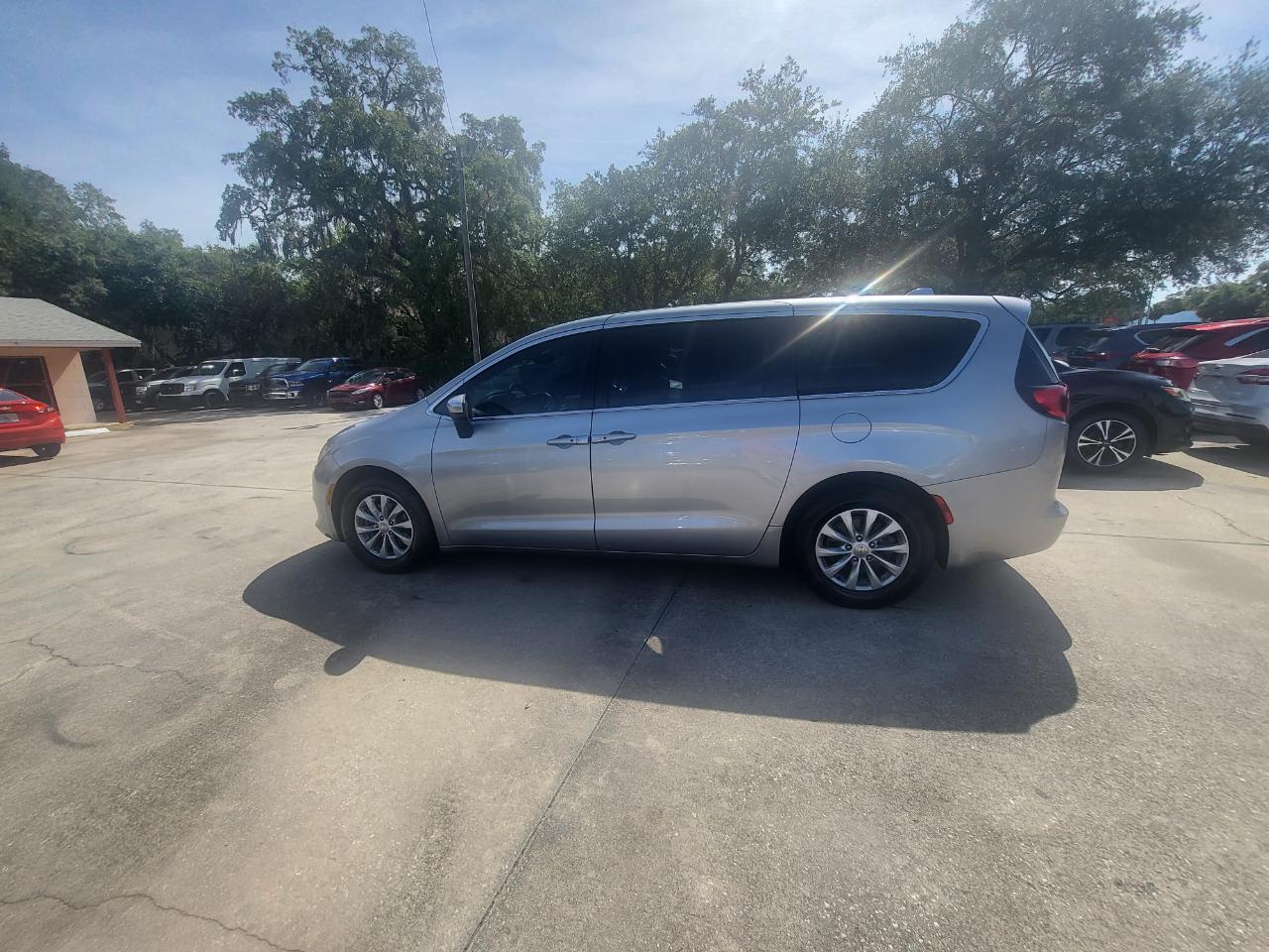 Chrysler Pacifica Touring 2017