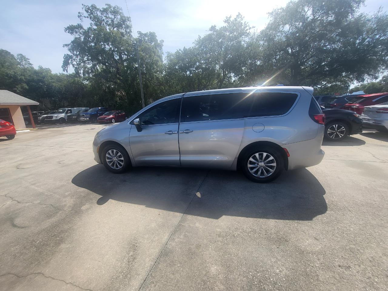 Chrysler Pacifica Touring 2017