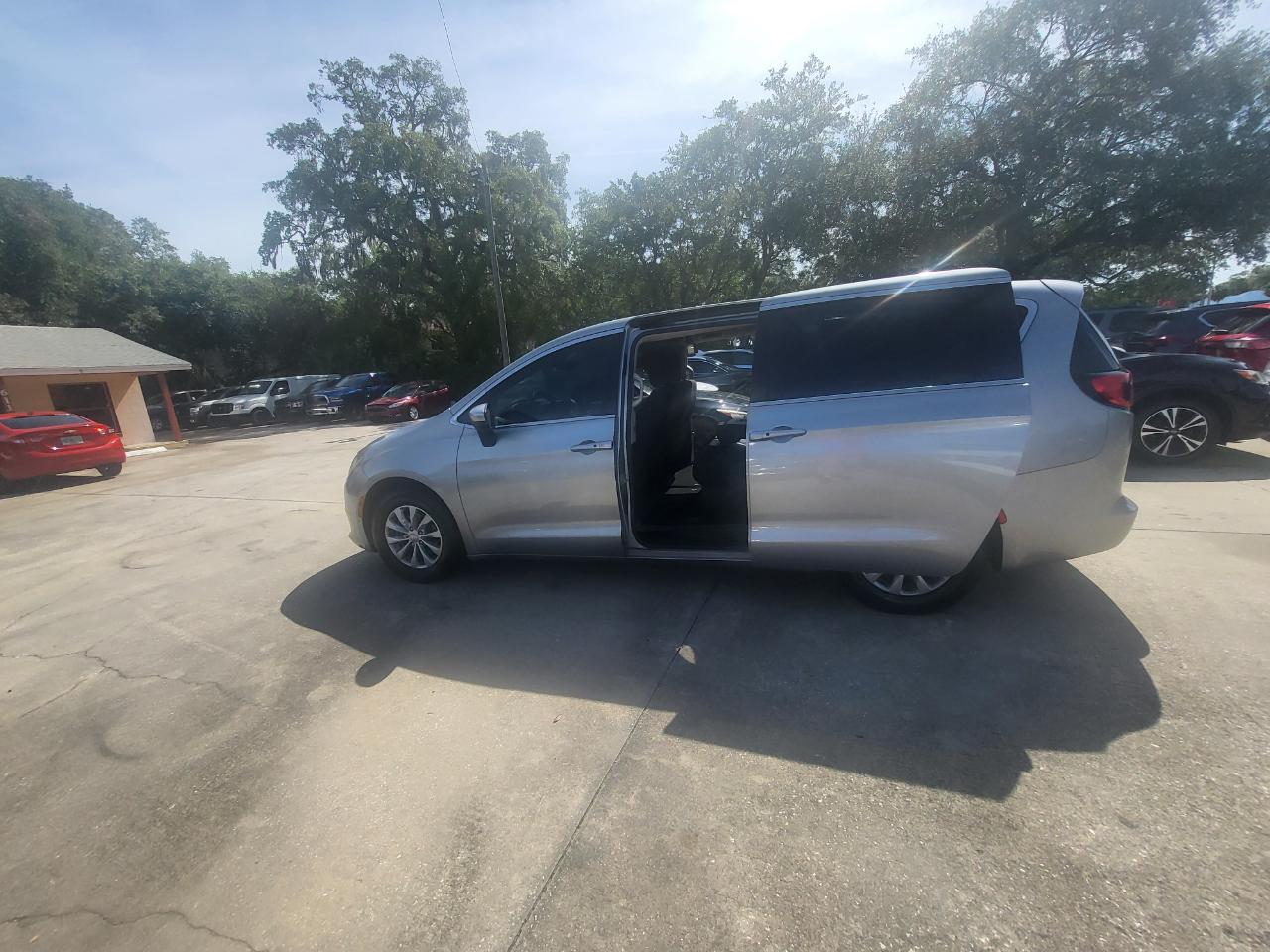 Chrysler Pacifica Touring 2017
