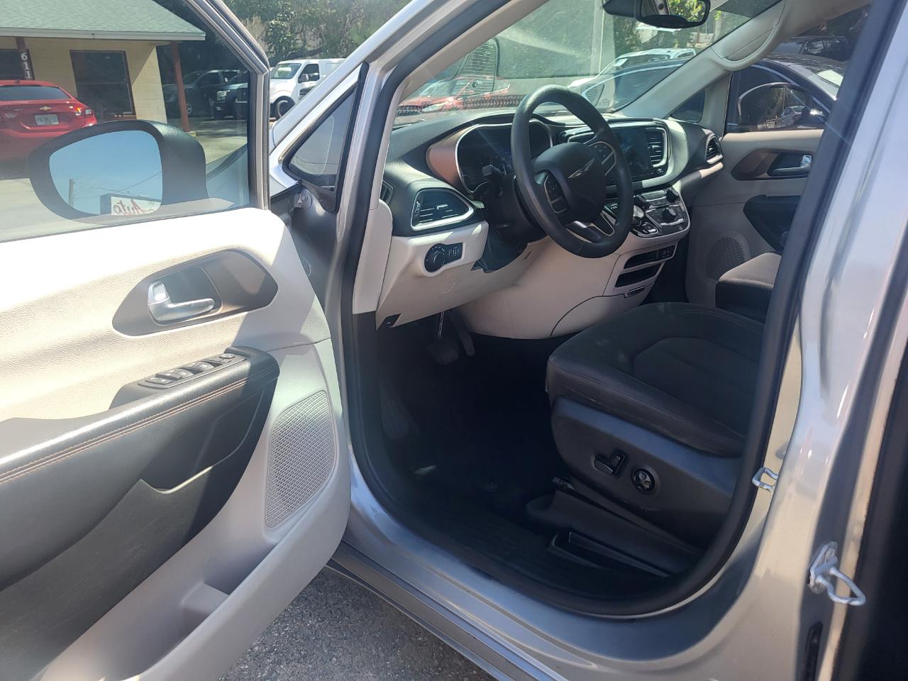 Chrysler Pacifica Touring 2017