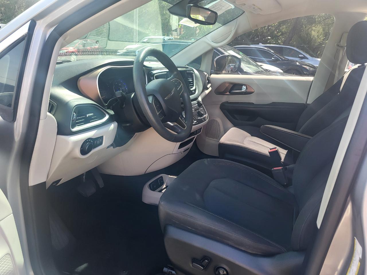 Chrysler Pacifica Touring 2017