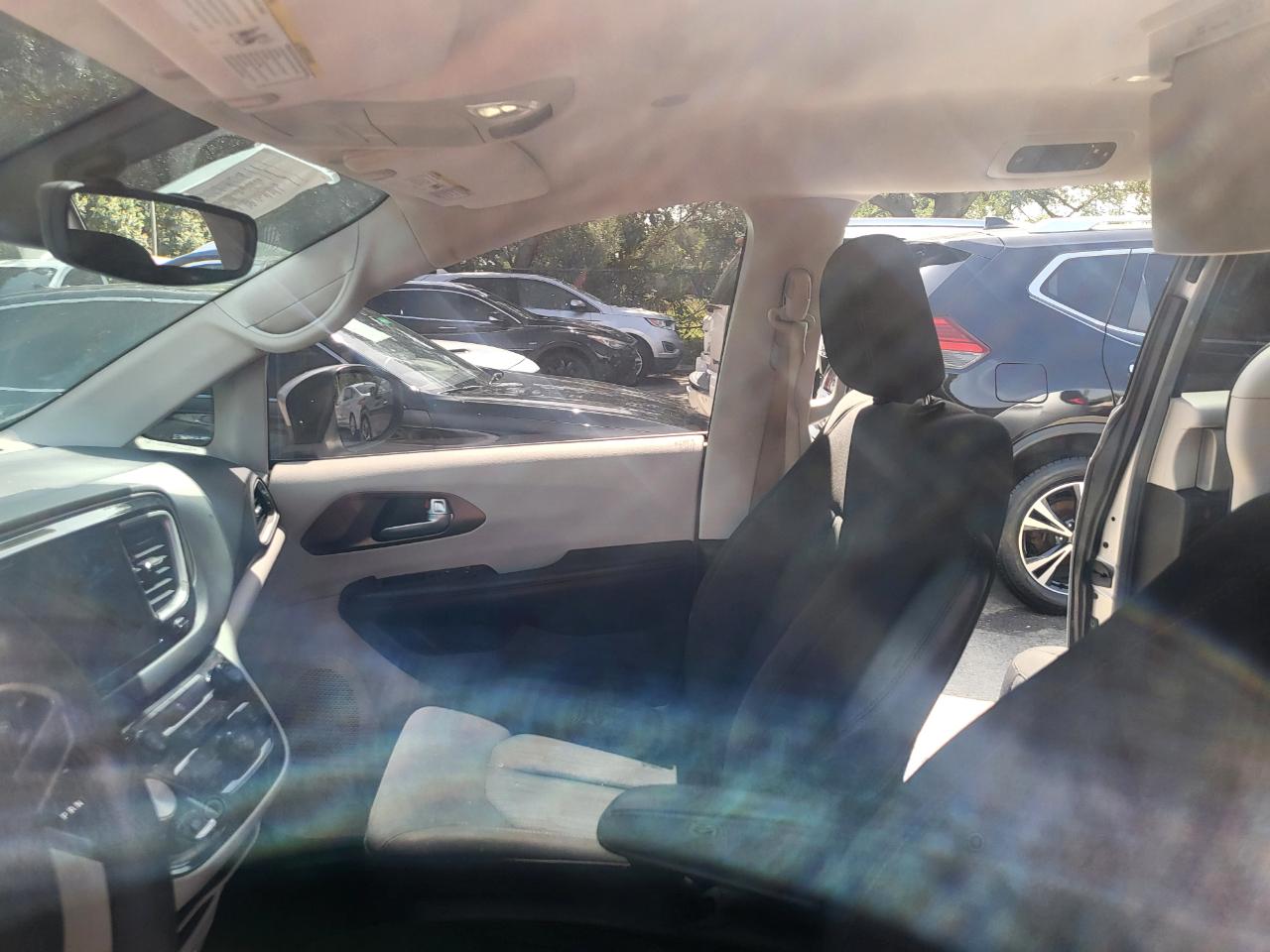 Chrysler Pacifica Touring 2017
