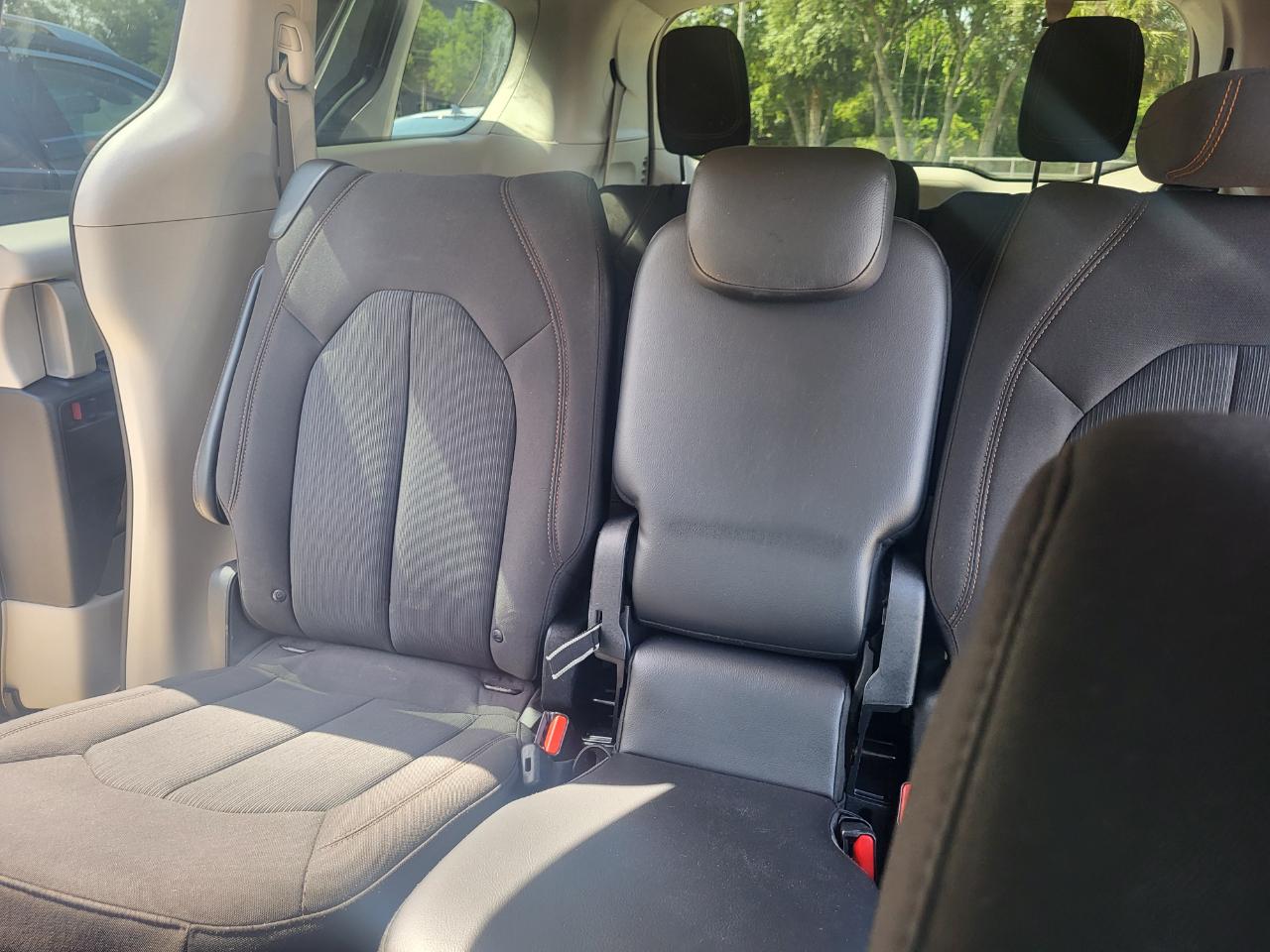 Chrysler Pacifica Touring 2017